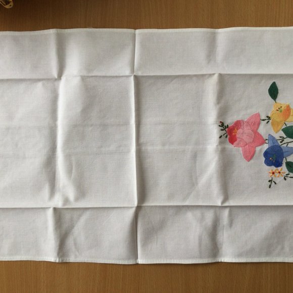 Two handmade table napkins hand embroidery with applied flowers table decor - Picture 3 of 4